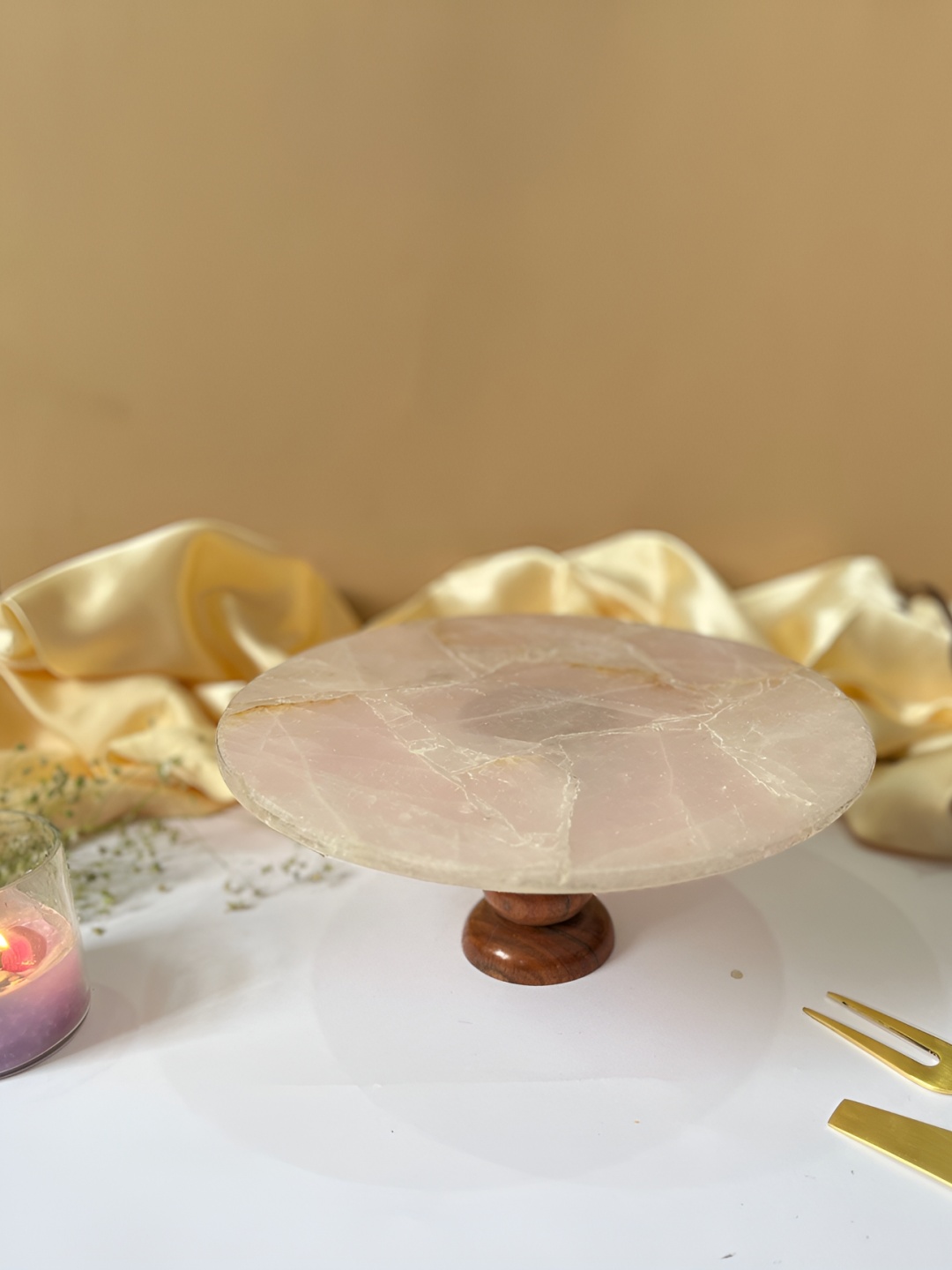 

HOMEARTE Pink & Beige Textured Stoneware Cake Stand
