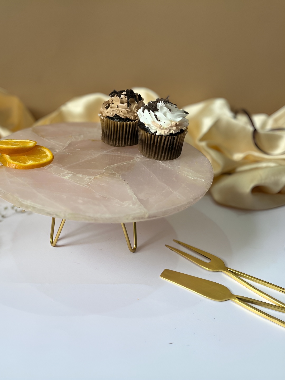 

HOMEARTE Pink & Beige Textured Stoneware Cake Stand