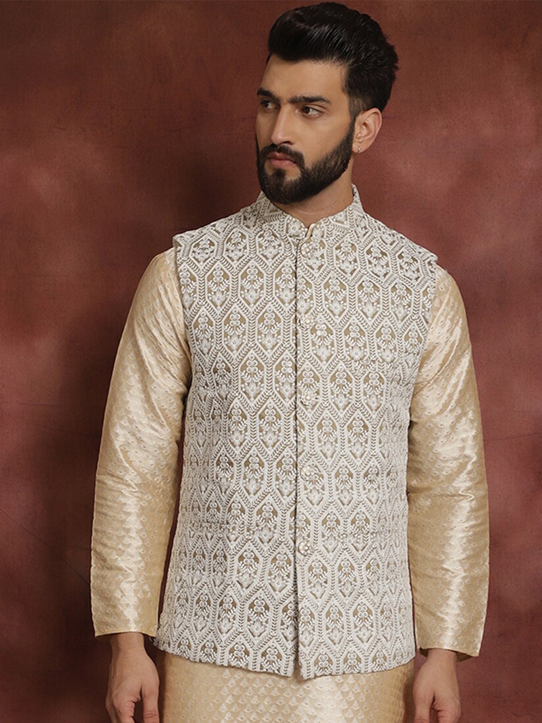 

Anouk Metallic Embroidered Mandarin Collar Nehru Jacket