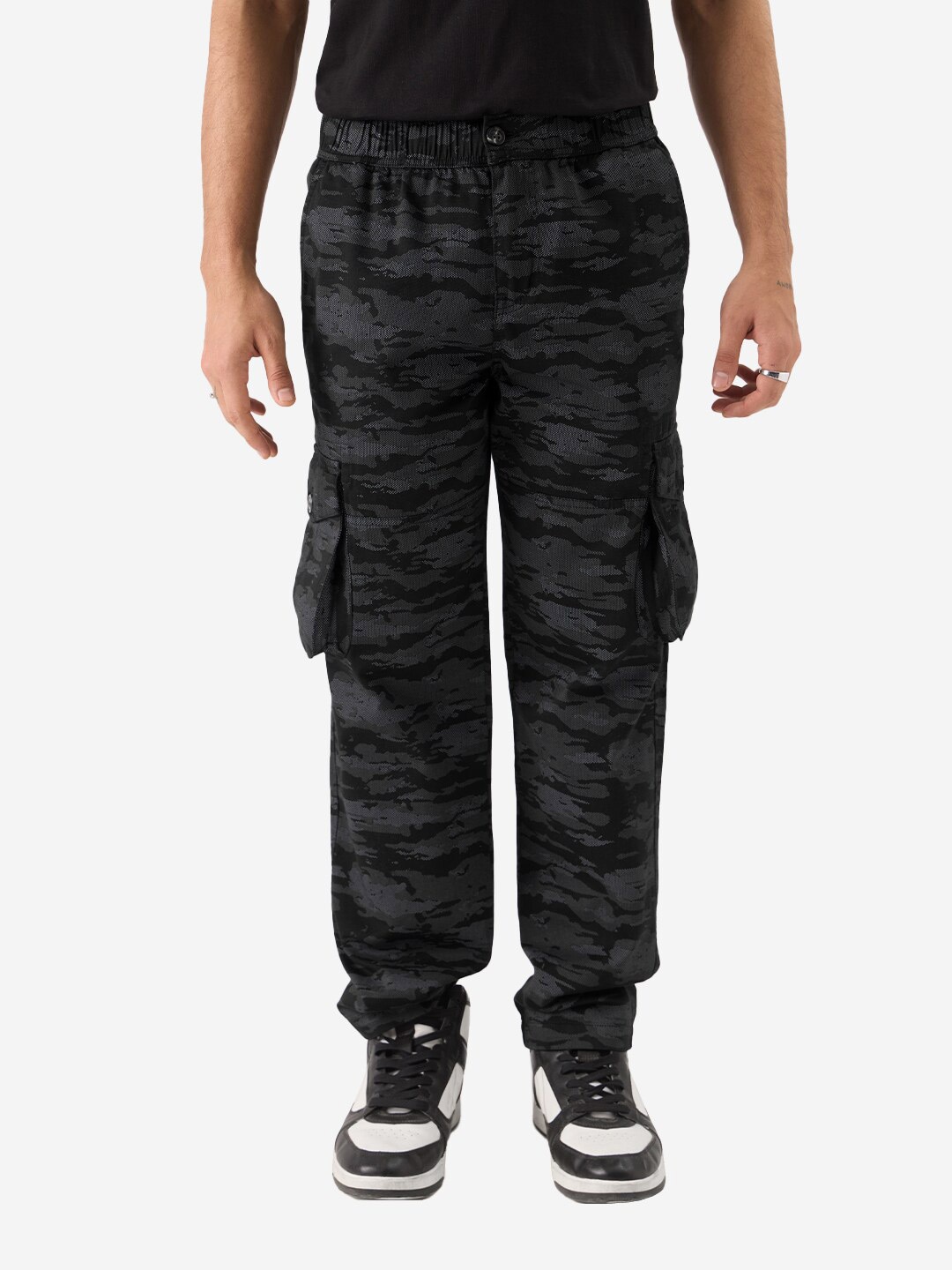 

The Souled Store Men Camouflage Printed Straight Fit Cotton Cargos Trousers, Black