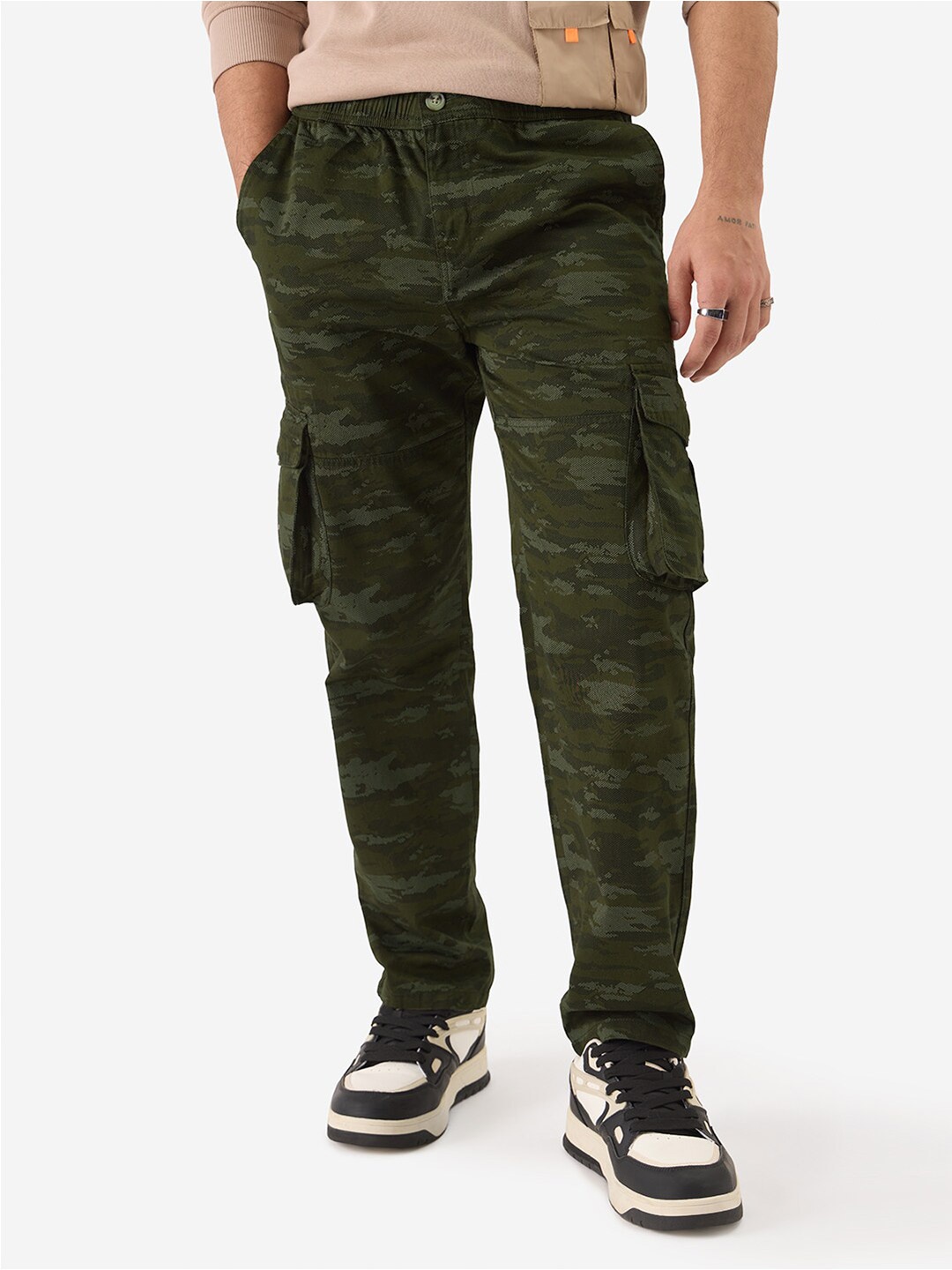 

The Souled Store Men Camouflage Printed Straight Fit Cotton Cargos Trousers, Olive