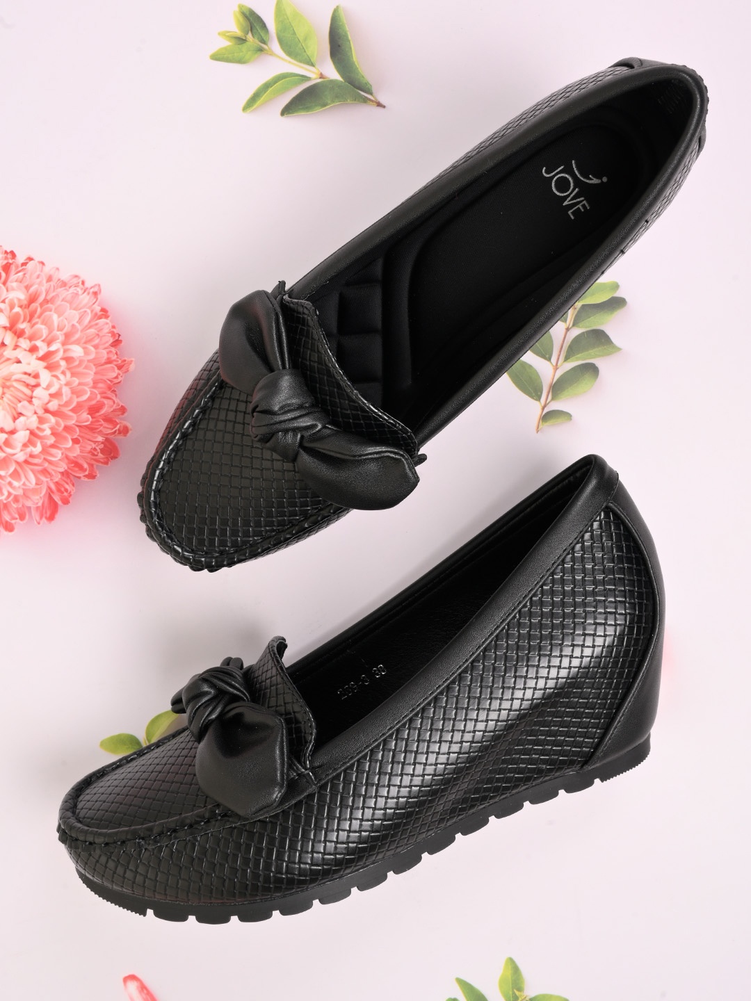 

Jove Textured Round Toe Platform Heels With Bow, Black