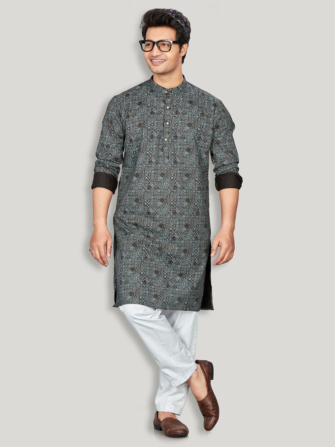 

Authentics Mandarin Collar Long Sleeves Ethnic Printed Straight Cotton Kurta with Pyjamas, Black