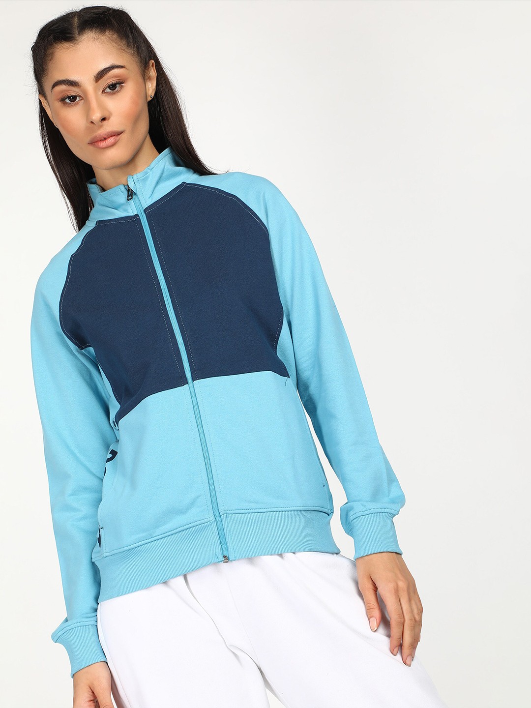 

Wildcraft Colourblocked Detachable Hood Cotton Sweatshirt, Blue