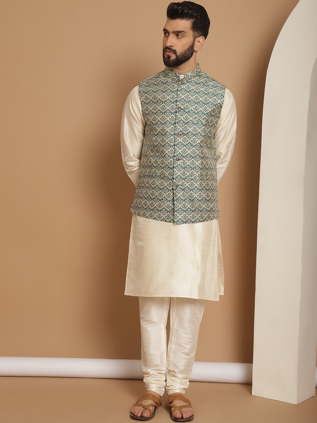 

Anouk Ethnic Motifs Straight Kurta With Churidar & Jacket, Cream