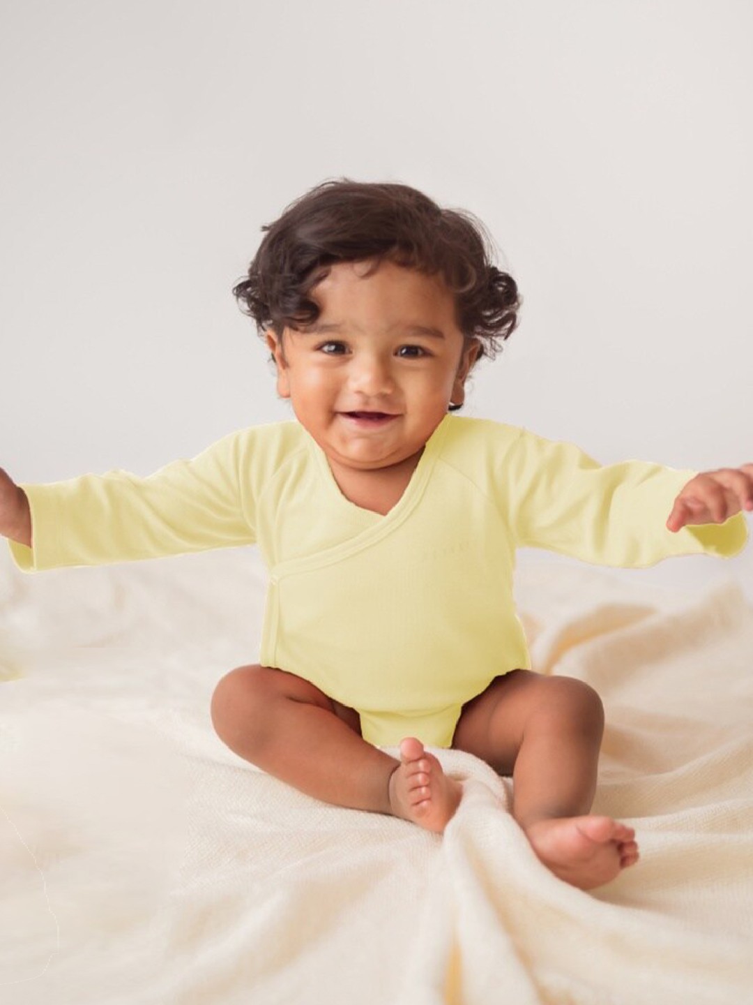 

BAESD Infants V-Neck Organic Cotton Anti-Microbial Bodysuit, Yellow