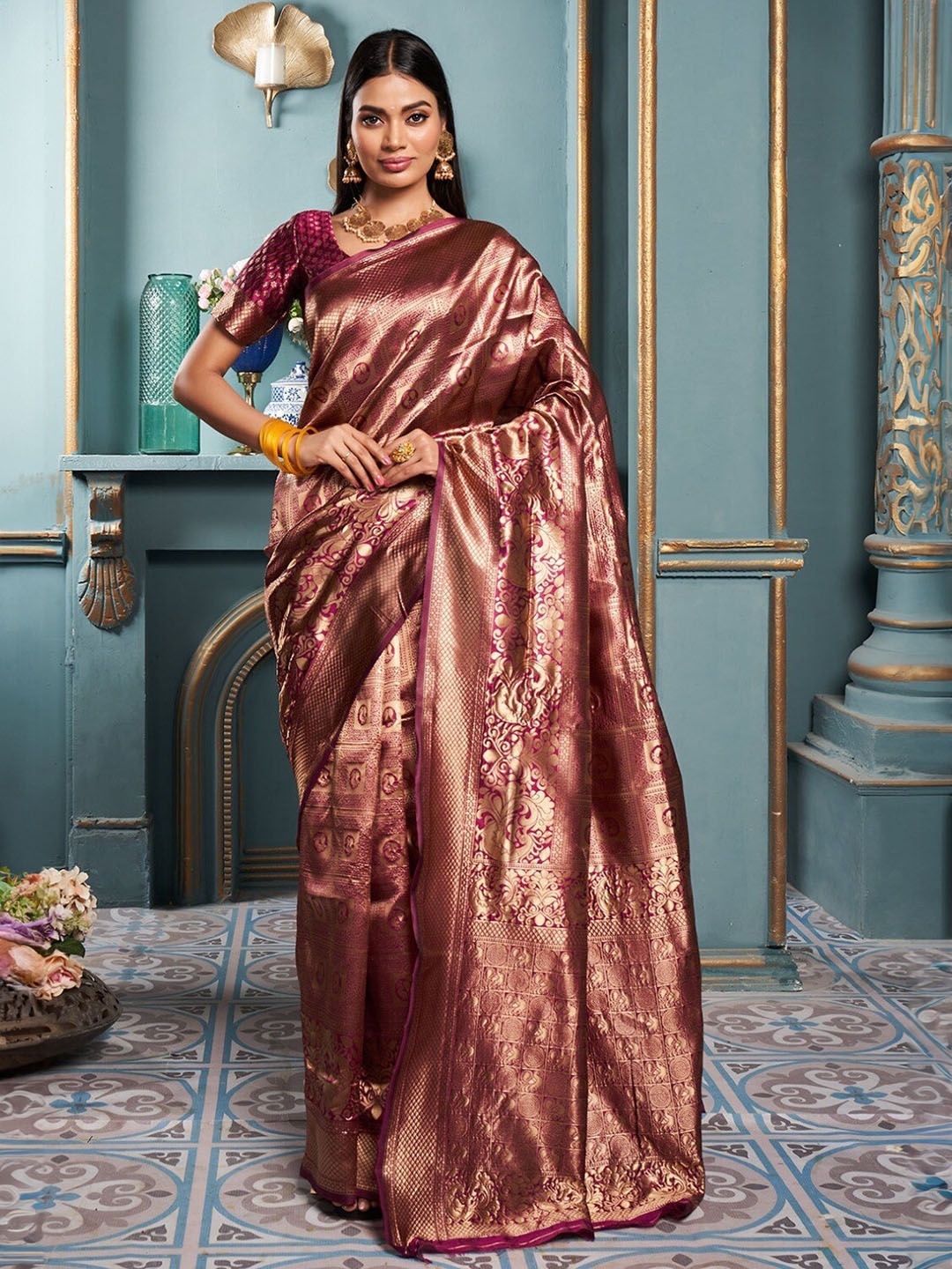 

Glorisa Ethnic Motifs Woven Design Zari Kanjeevaram Saree, Pink