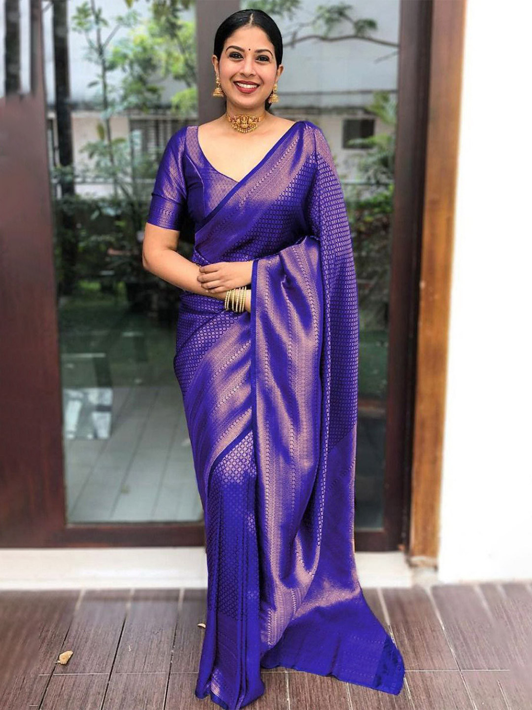 

Glorisa Ethnic Motif Woven Design Zari Silk Kanjeevaram Saree, Violet