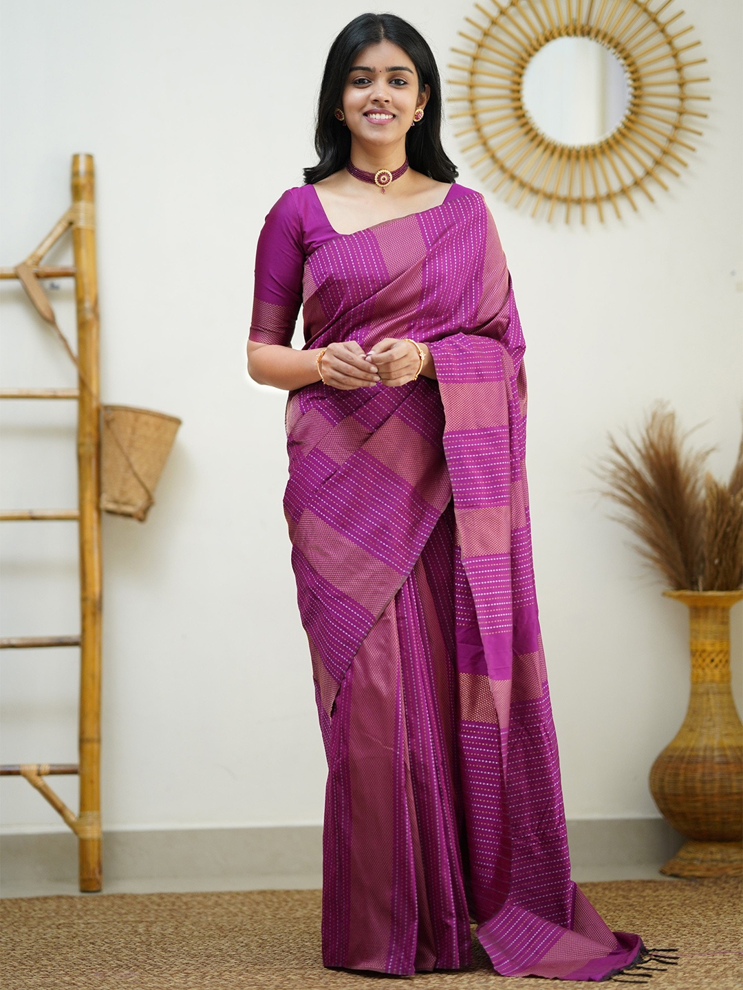 

Glorisa Geometric Woven Design Zari Silk Banarasi Saree, Pink