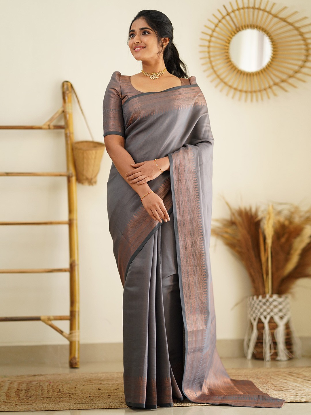 

Glorisa Ethnic Motifs Woven Design Zari Kanjeevaram Saree, Grey