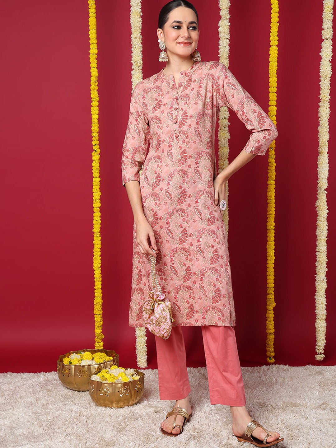 

AHIKA Floral Printed Mandarin Collar Straight Kurta, Peach