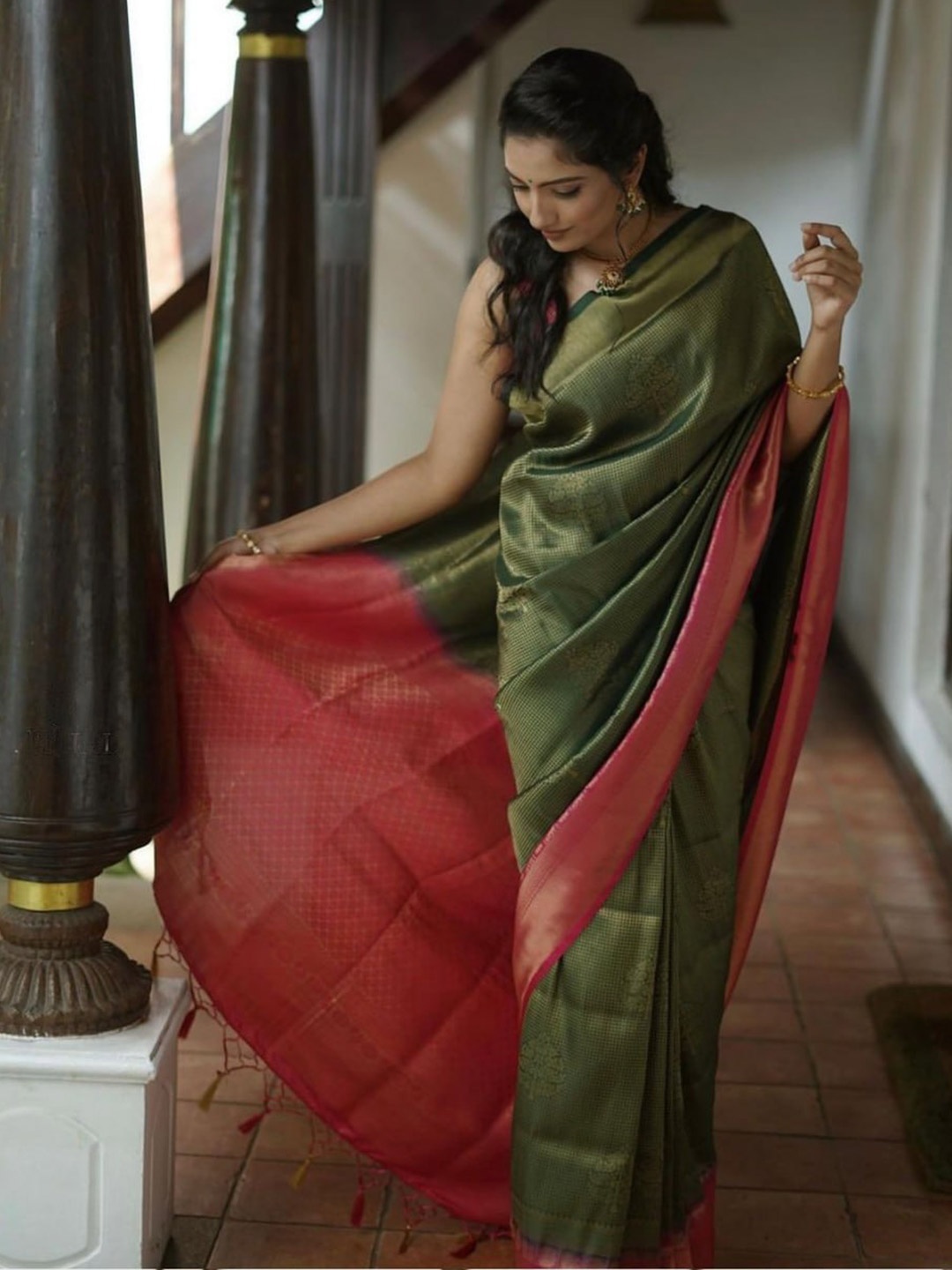 

Visit Wear Woven Design Zari Art Silk Kanjeevaram Saree, Green