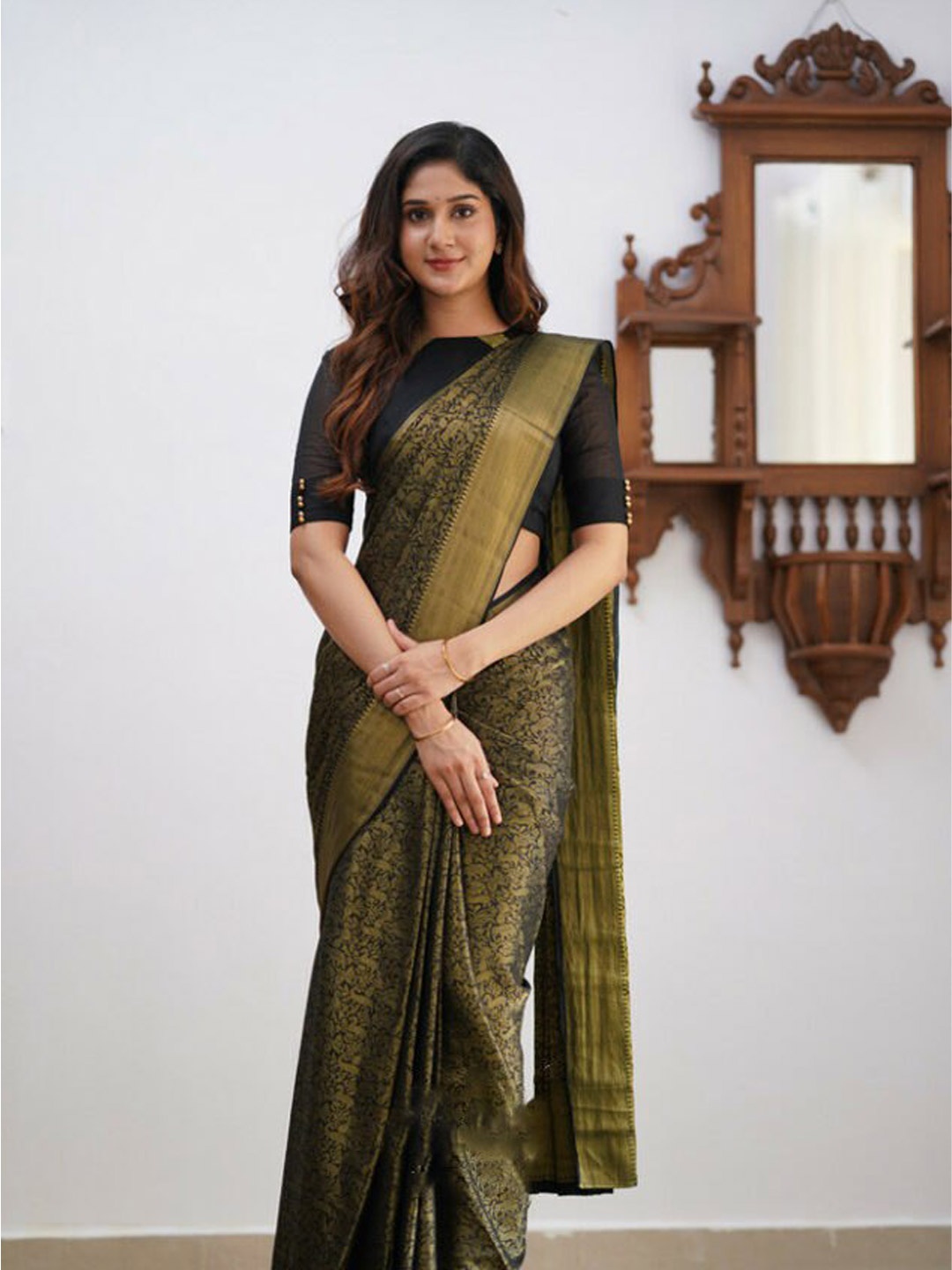

Visit Wear Woven Design Ethnic Motifs Zari Banarasi Saree, Black