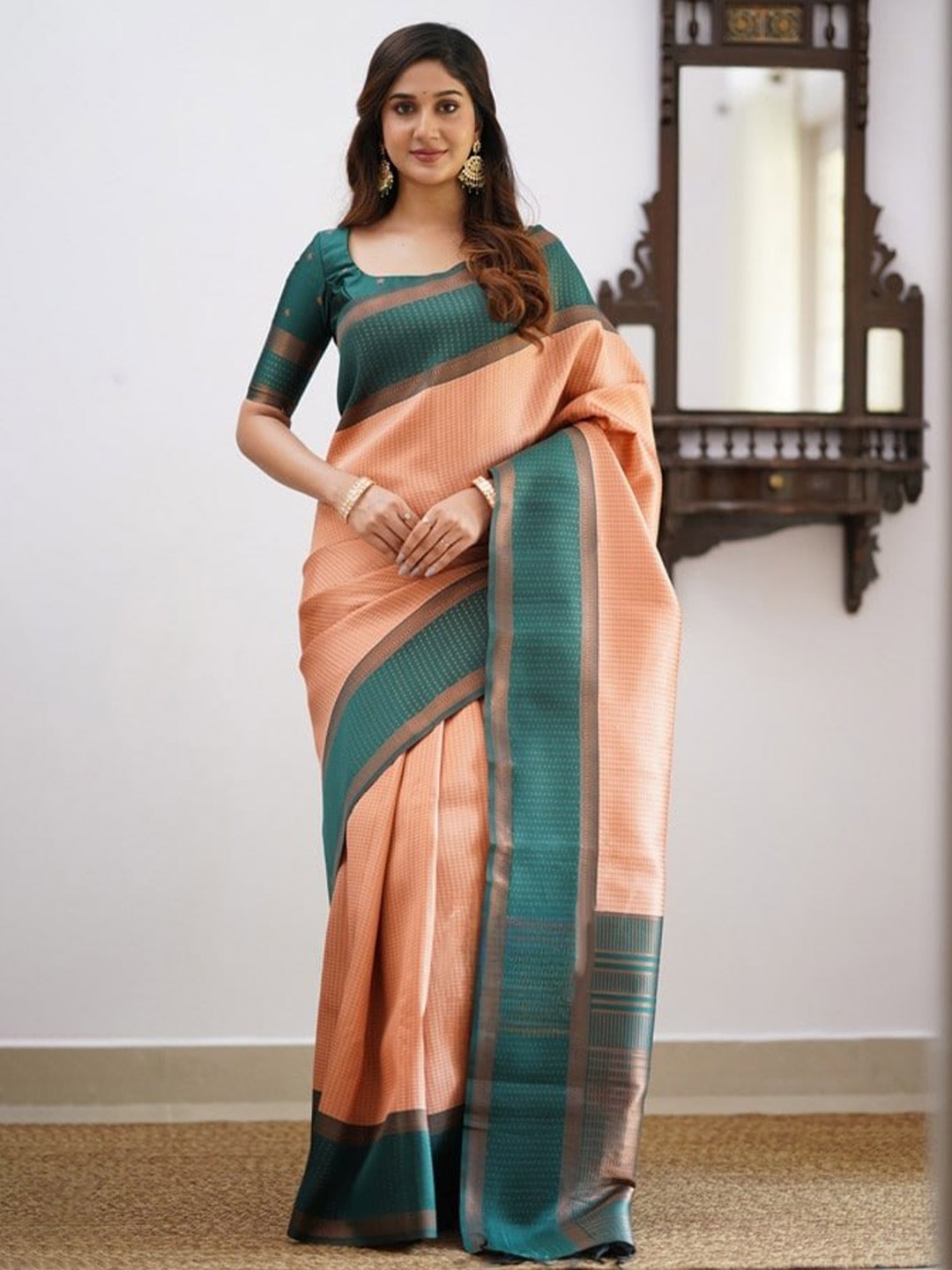 

Visit Wear Woven Design Zari Banarasi Saree, Beige