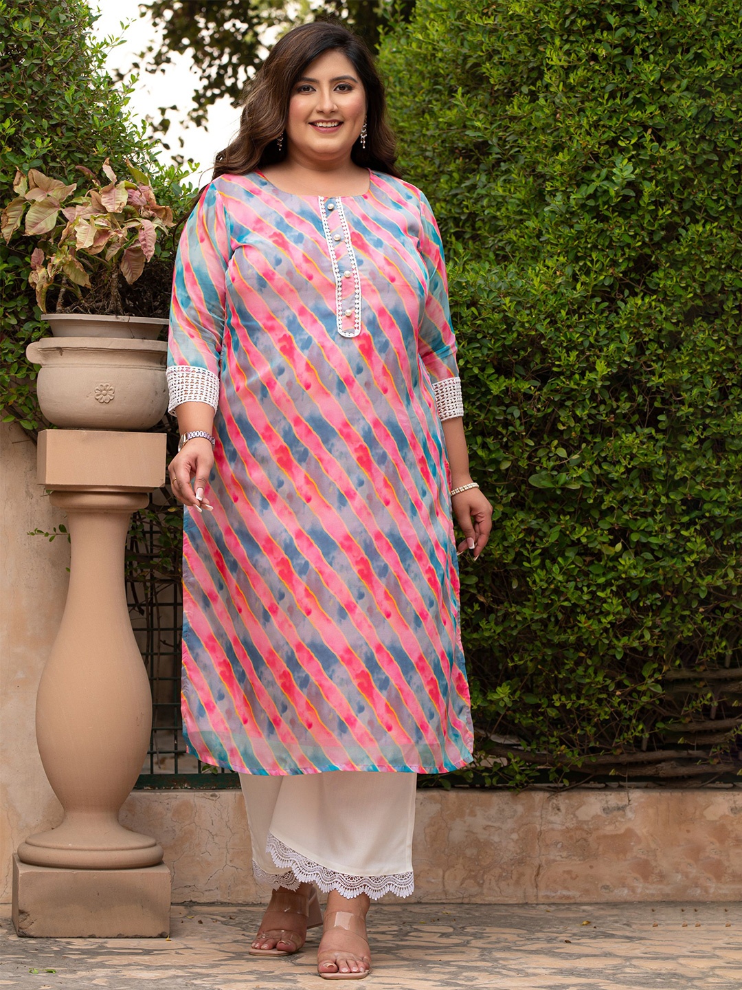 

PrettyPlus by Desinoor.com Plus Size Leheriya Printed Straight Organza Kurta, Pink