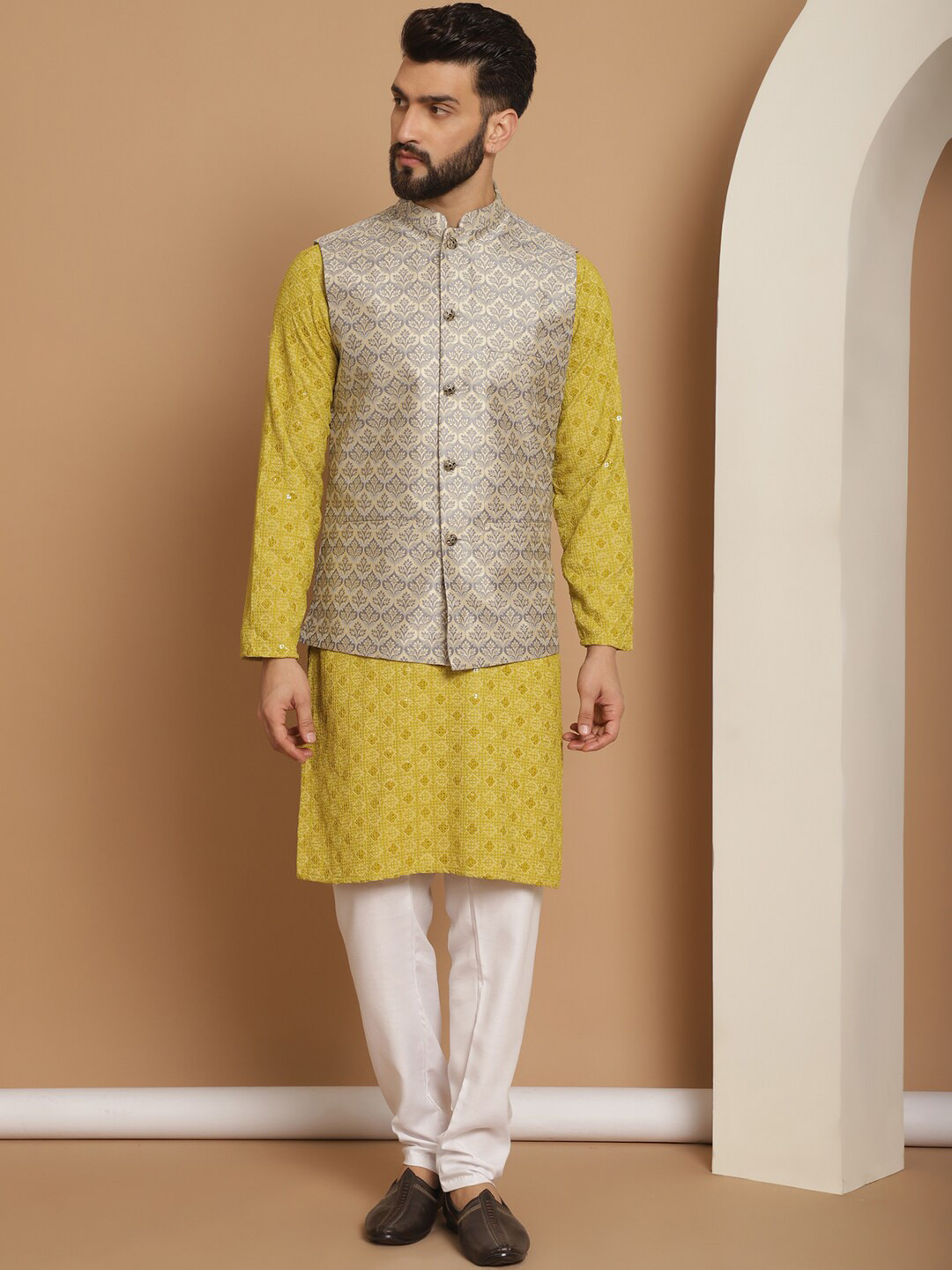 

Anouk Men Geometic Embroidered Kurta With Churidar & Woven Design Nehru Jacket, Green