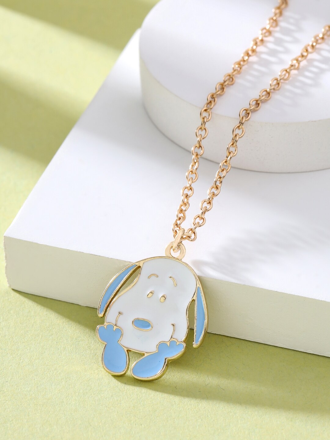

VIRAASI Gold Plated Textured Pendant With Chain