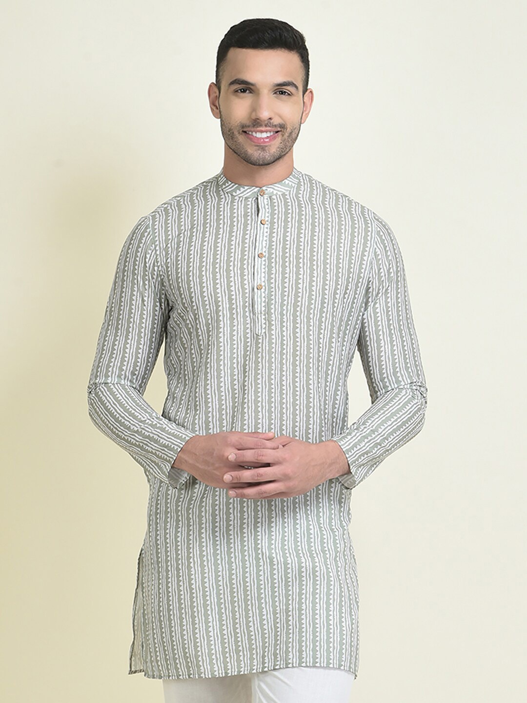 

DEYANN Striped Band Collar Pure Cotton Straight Kurta, Green