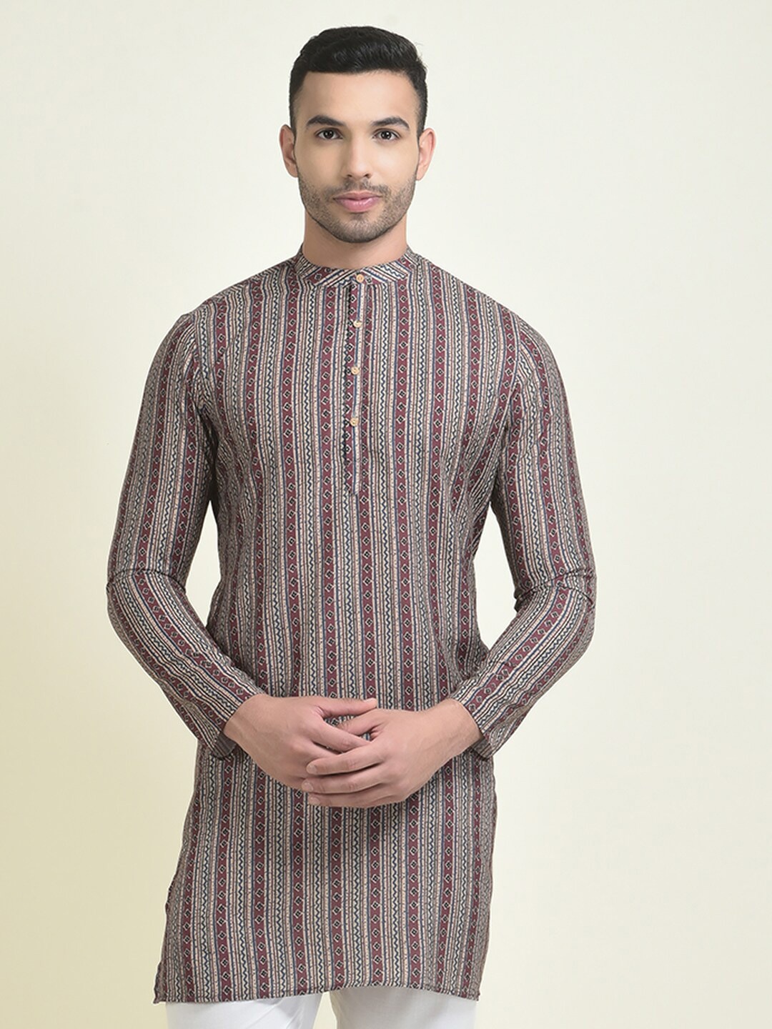 

DEYANN Ethnic Motifs Printed Band Collar Pure Cotton Straight Kurta, Maroon