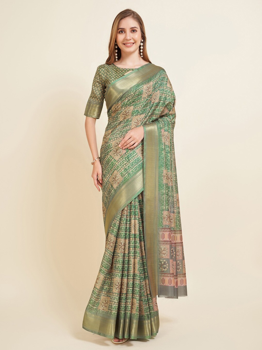 

VILLAGIUS Woven Design Floral Printed Zari Saree, Green