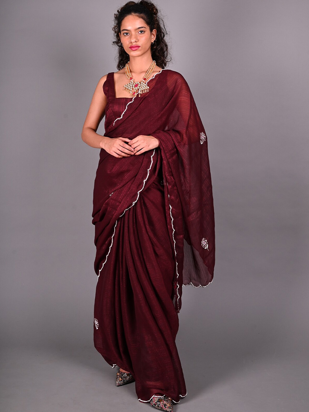 

ODETTE Floral Embroidered Saree, Maroon