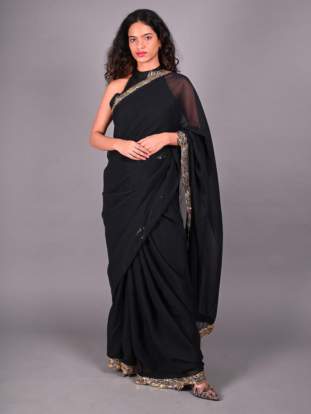 

ODETTE Embroidered Saree, Black