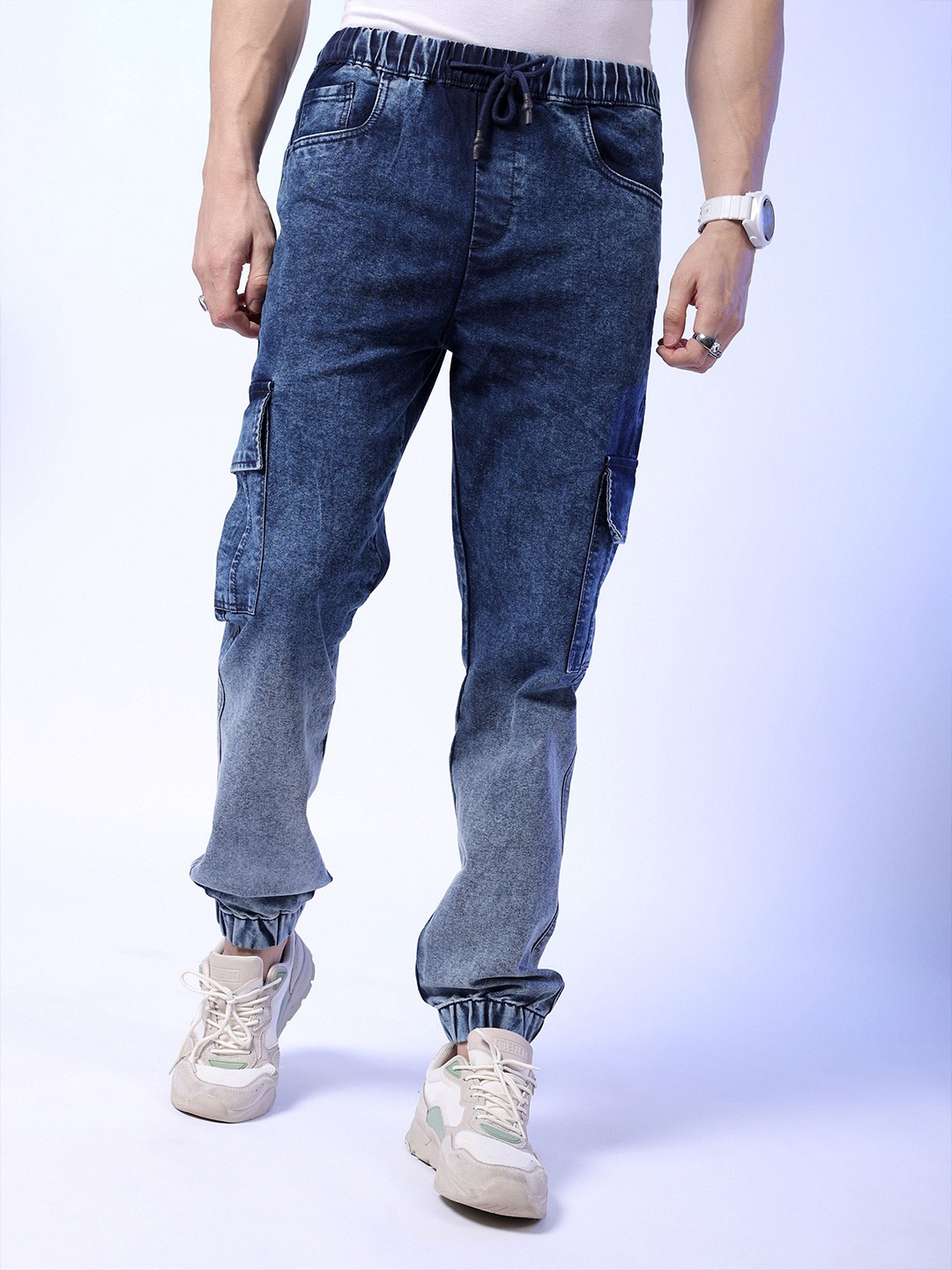 

The Indian Garage Co Men Mid-Rise Heavy Fade Stretchable Cargo Jogger Jeans, Blue