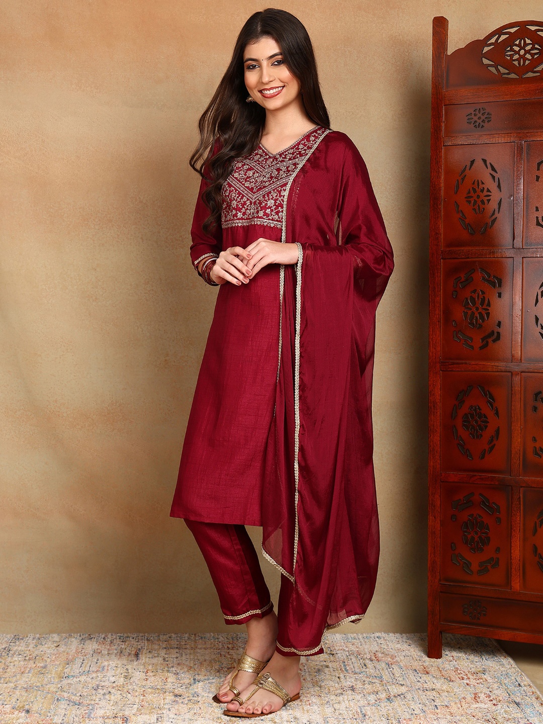 

KALINI Ethnic Motifs Yoke Design Sequinned Straight Kurta & Trousers With Dupatta, Maroon