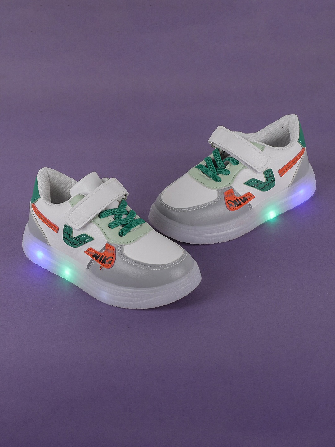 

BAESD Kids Colourblocked LED Comfort Insole Sneakers, Green