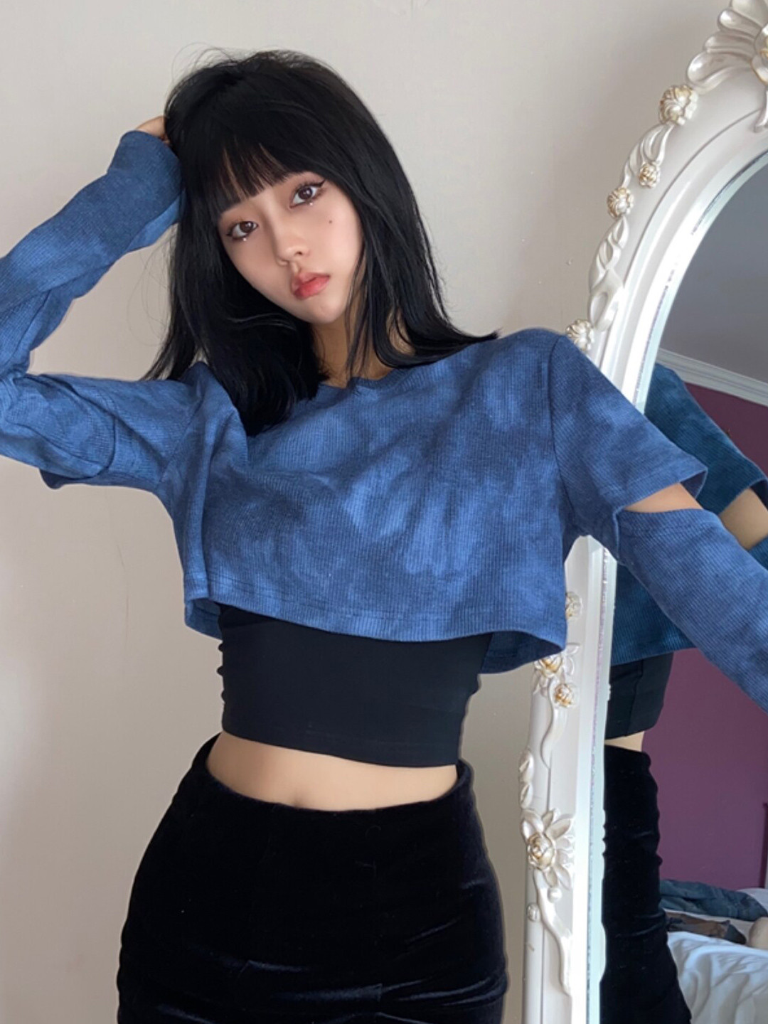 

Stylecast X KPOP Abstract Printed Crop Top, Blue