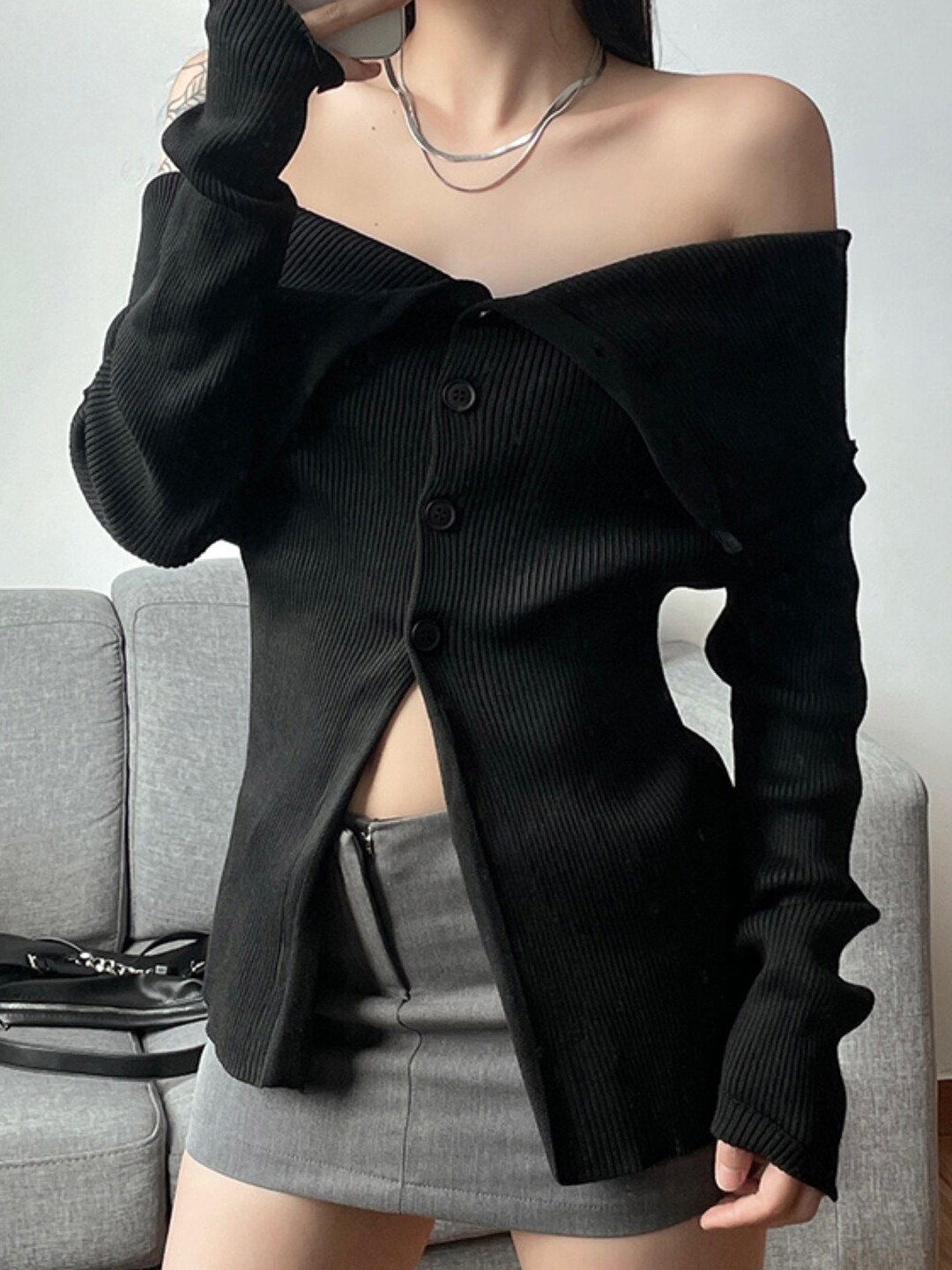 

Stylecast X KPOP Black Self Design Striped Longline Front Open Sweater