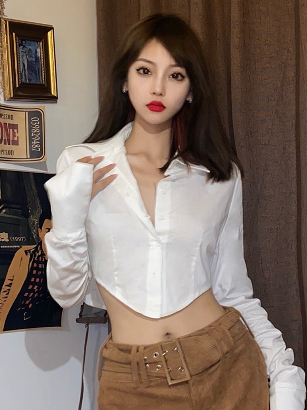 

Stylecast X KPOP White Shirt Collar Long Sleeves Cotton Crop Top