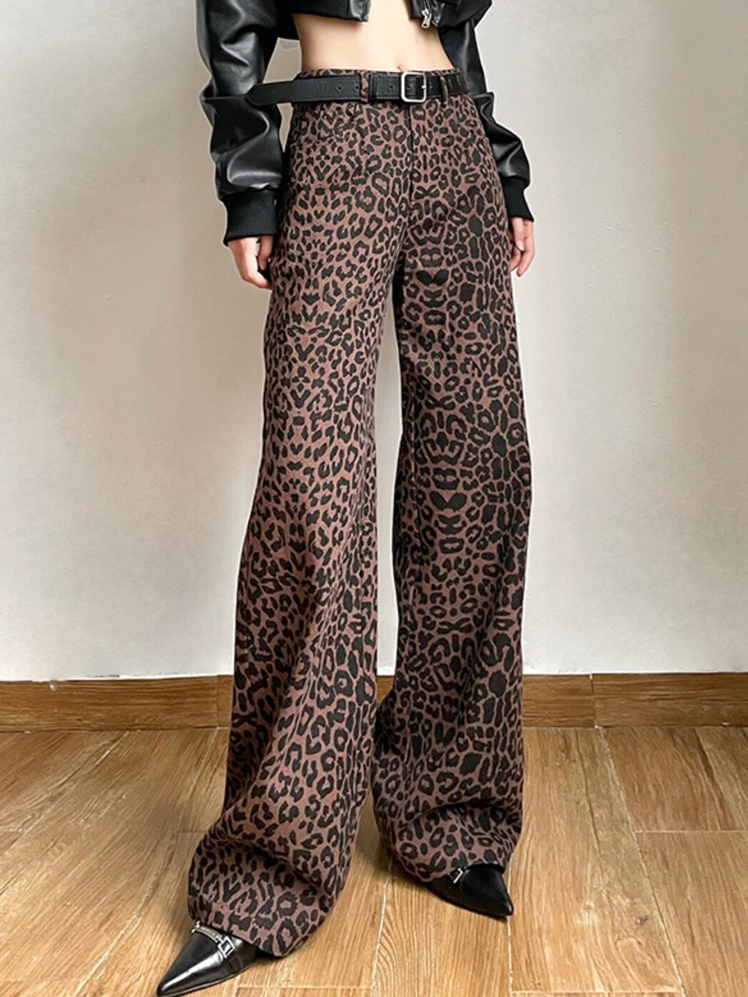 

Stylecast X KPOP Women Khaki Animal Printed Original Flared Cotton Trousers