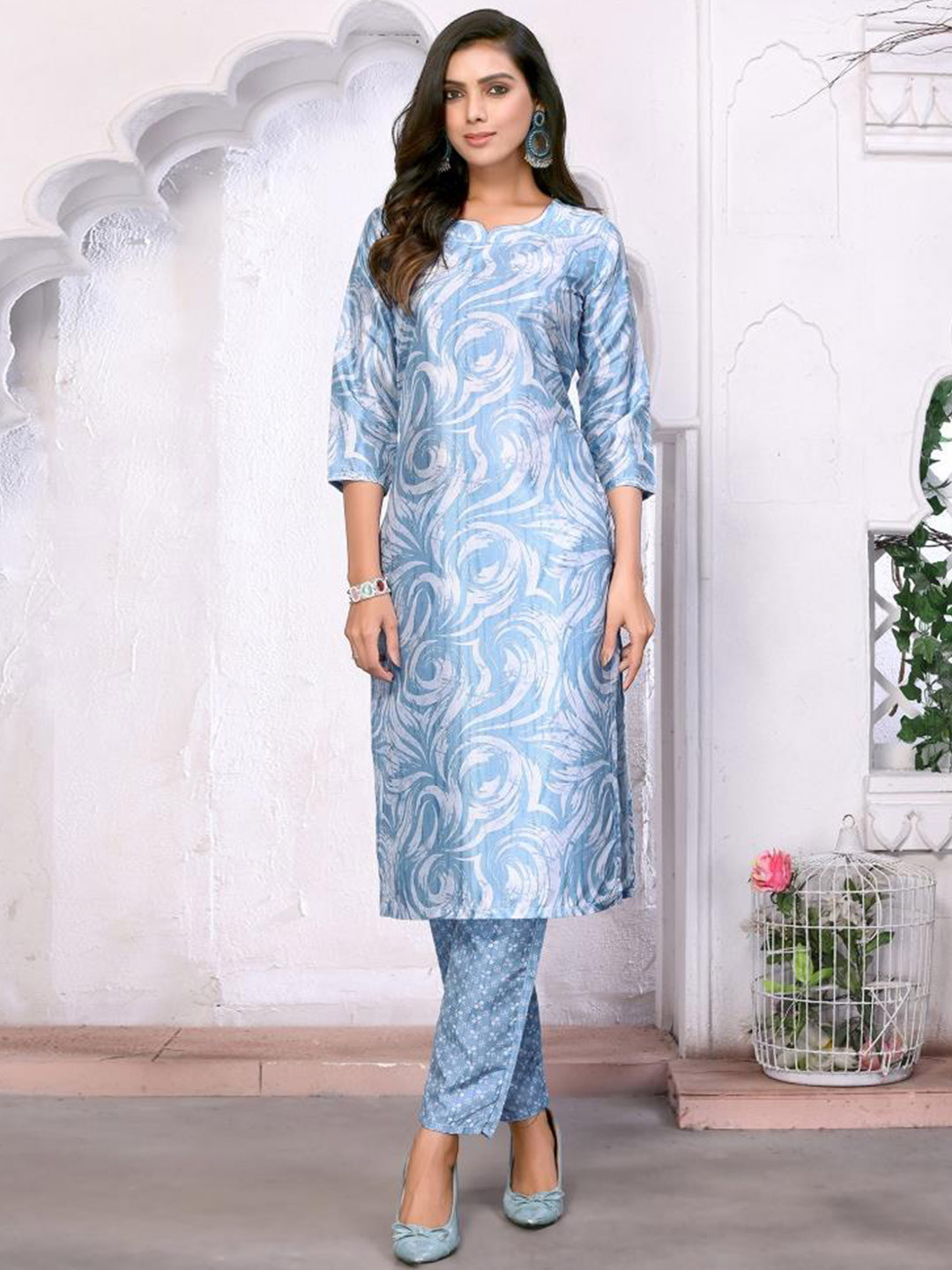 

Twika Abstract Printed Straight Kurta with Trousers, Blue