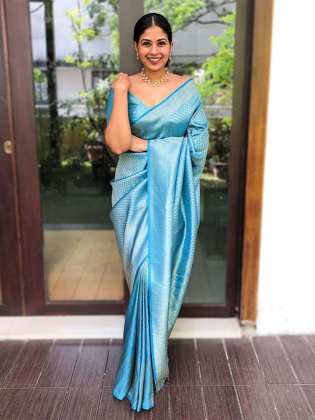 

BerMondsey Ethnic Motifs Woven Design Zari Banarasi Saree, Teal