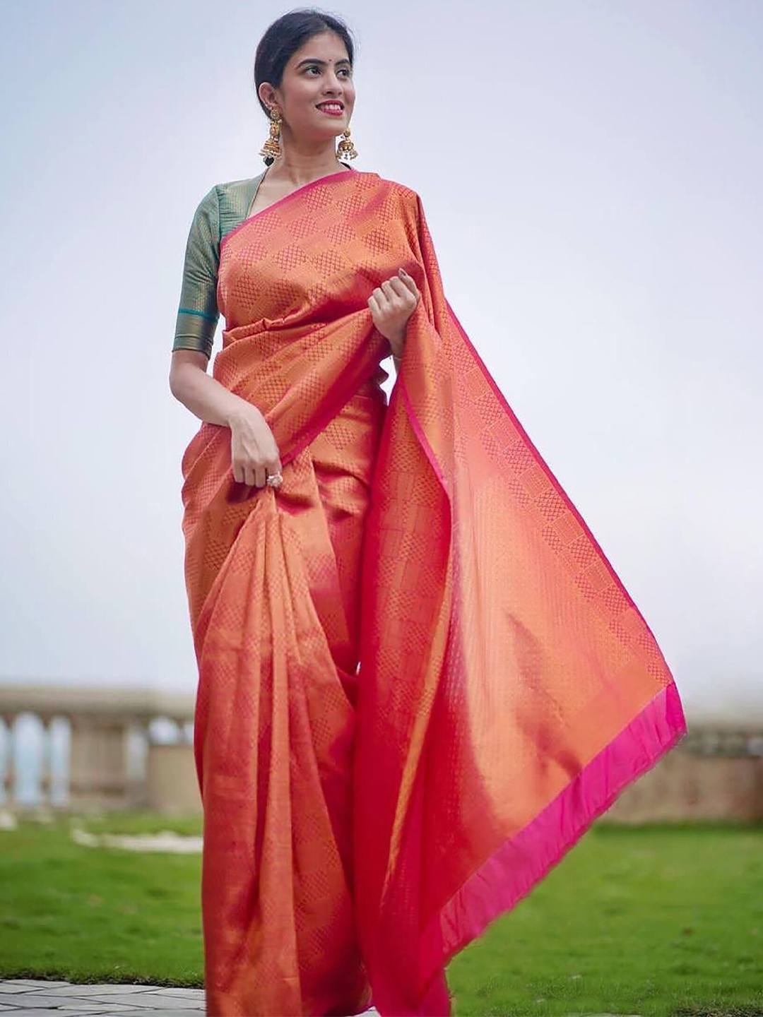 

BerMondsey Ethnic Motifs Woven Design Zari Banarasi Saree, Red