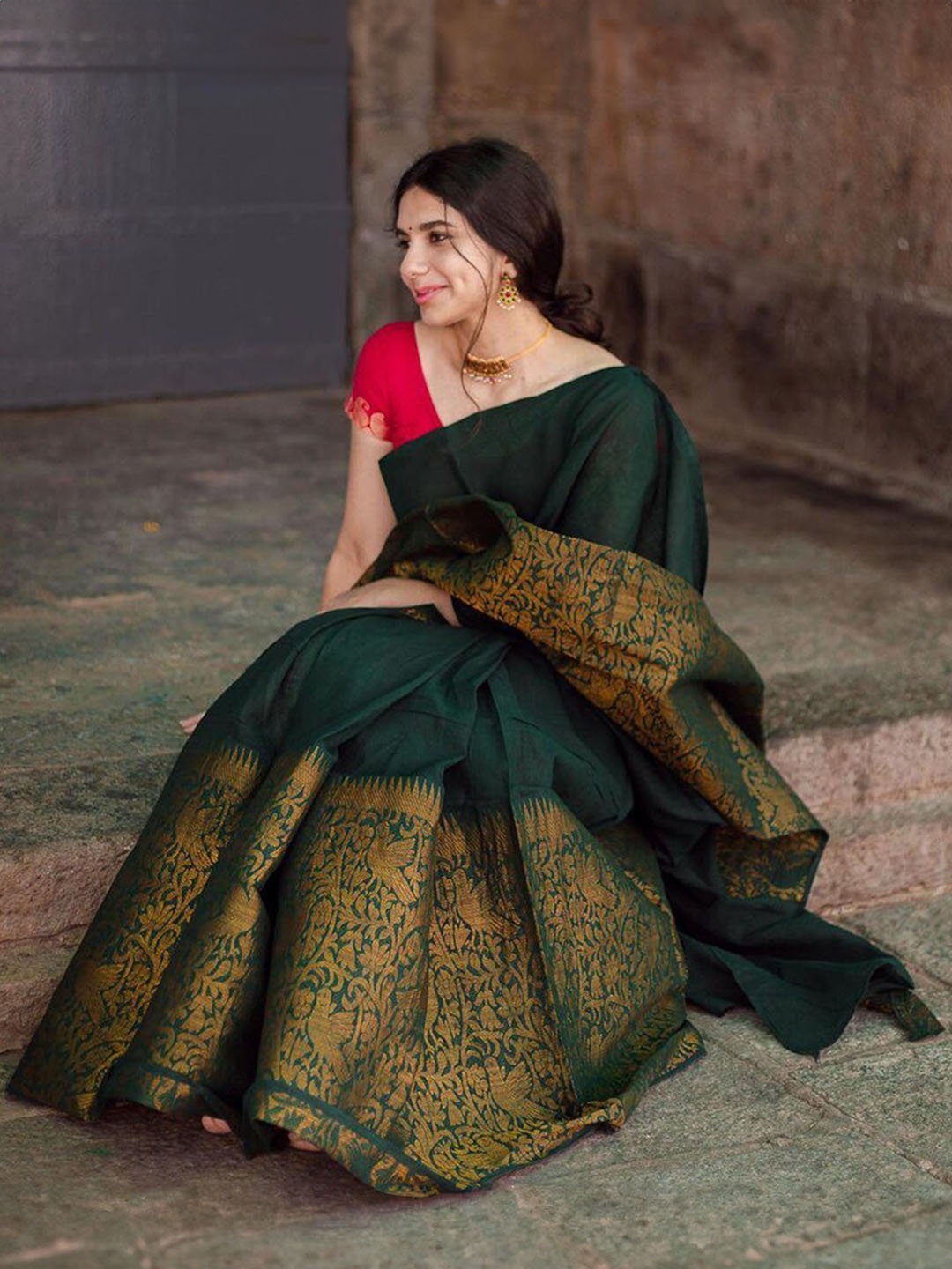 

BerMondsey Ethnic Motifs Woven Design Zari Banarasi Saree, Green