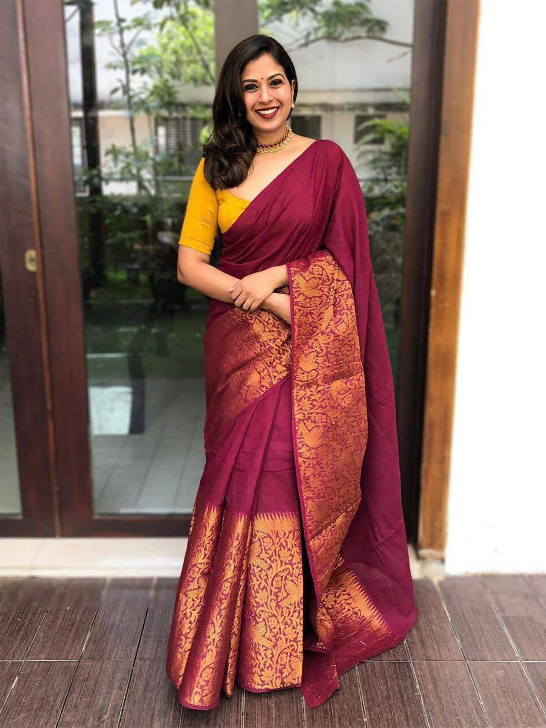 

BerMondsey Ethnic Motifs Woven Design Zari Banarasi Saree, Maroon