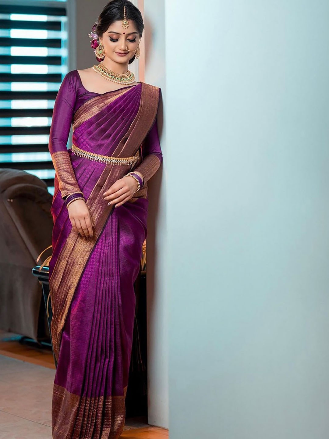 

BerMondsey Ethnic Motifs Woven Design Zari Banarasi Saree, Purple