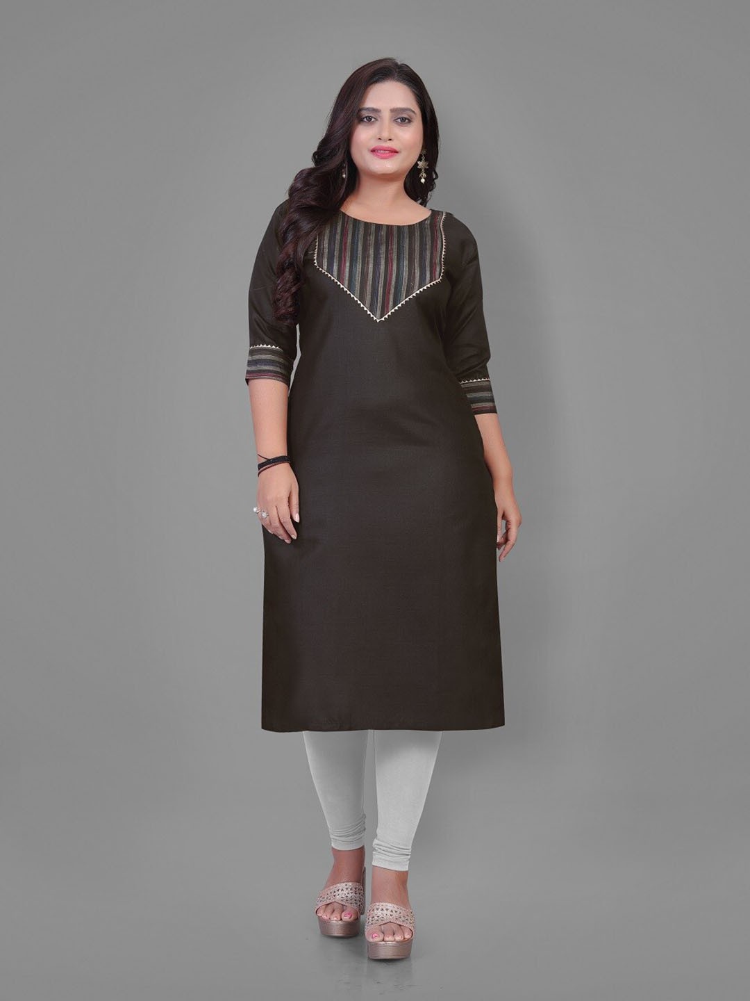 

HETSA Striped Thread Work Straight Kurta, Black