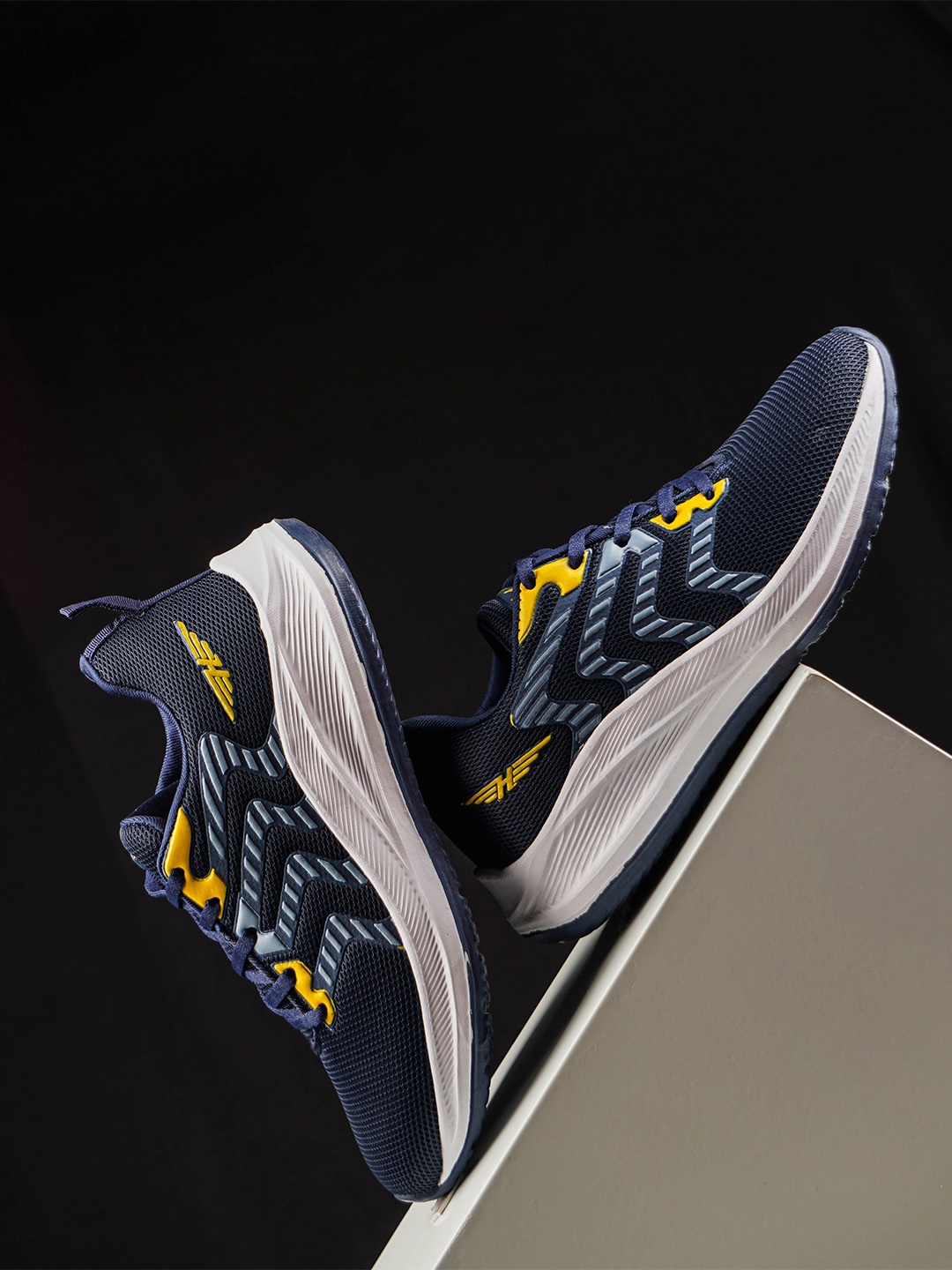 

Heris & Hemly Men Textured Flyknit Lace-Ups Running Shoes, Navy blue