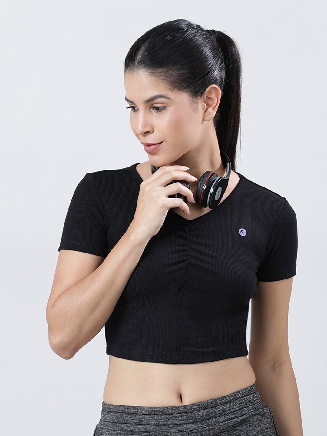

Lovable Sport V-Neck Crop Fitted Top, Black