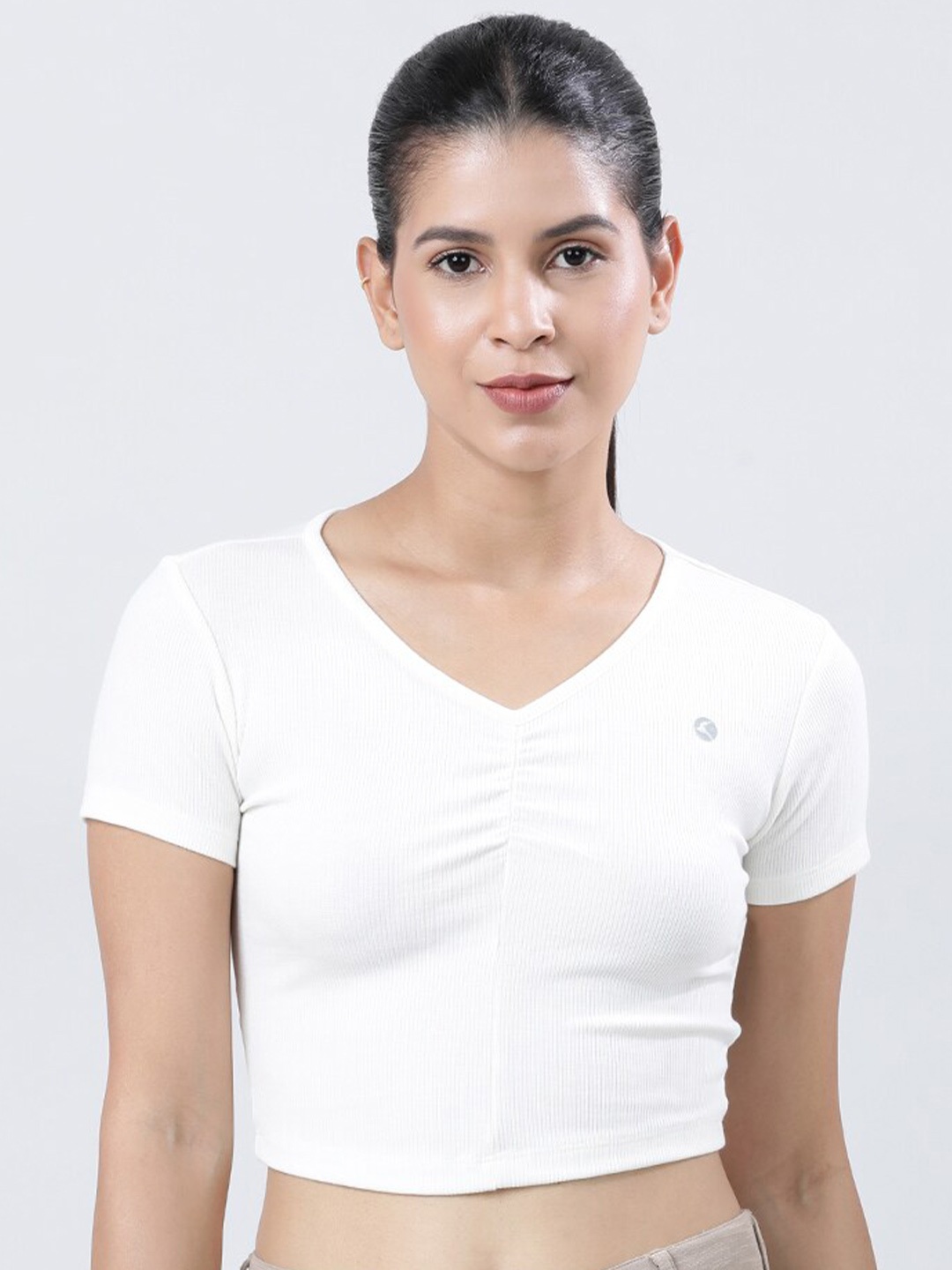 

Lovable Sport V neck Short Sleeves Crop Top, Off white
