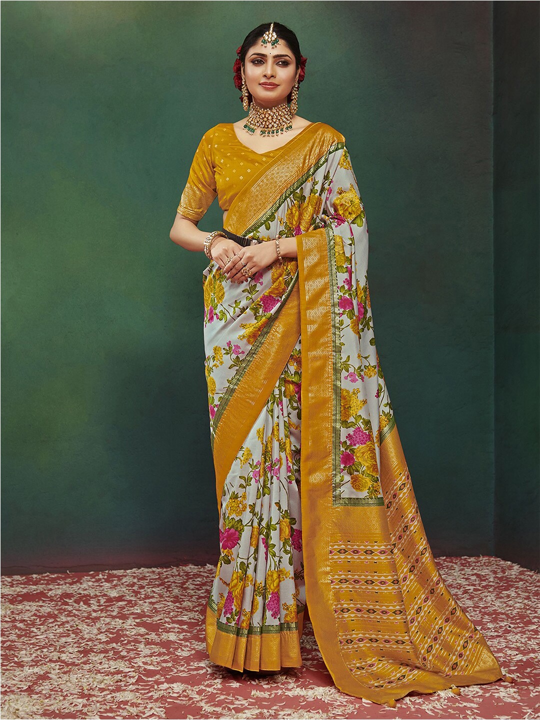 

Mitera Floral Zari Silk Saree, Cream