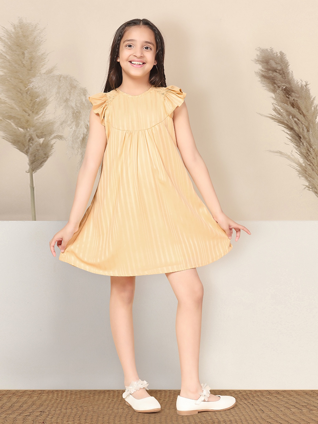 

FASHION DREAM Girls Striped Flutter Sleeve Gathered A-Line Dress, Beige