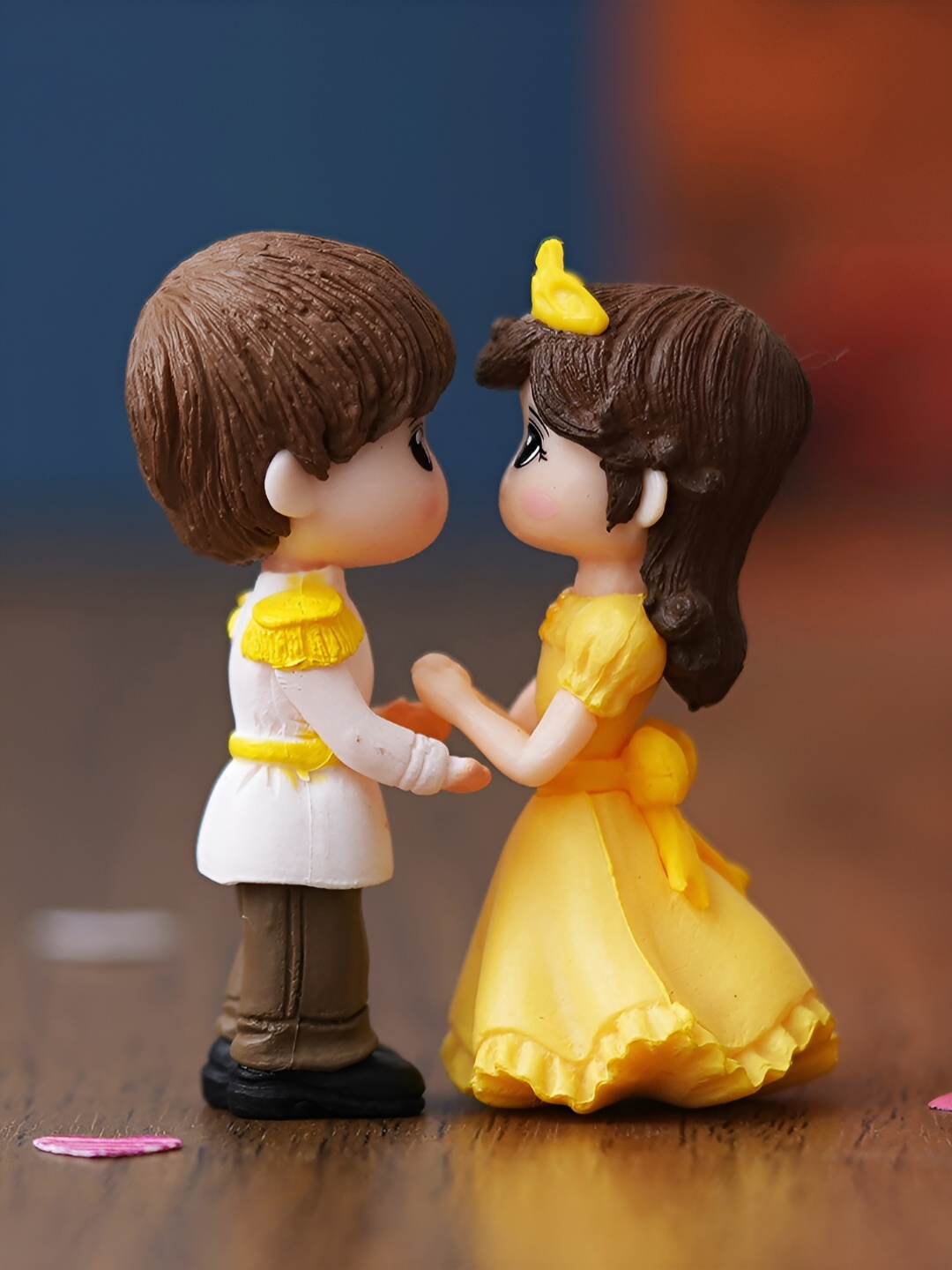 

eCraftIndia Yellow Prince and Princess Couple Statue Valentine's Day Showpiece