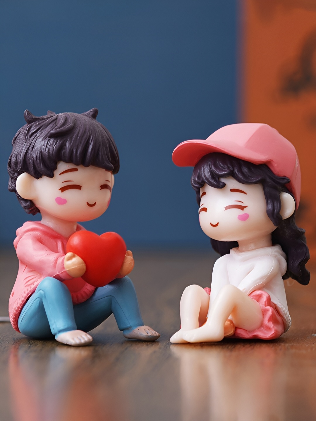 

eCraftIndia Red 2 Pieces Cute Romantic Couple Statue Boy Giving Heart To Girl Showpieces