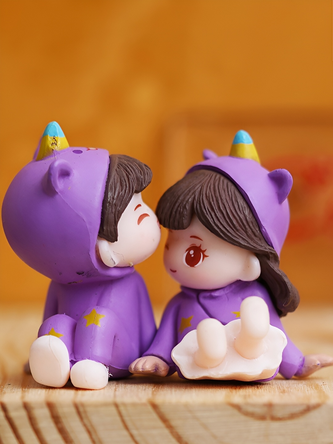 

eCraftIndia Purple Miniature Romantic Couple Statue Boy Kissing Girl Forehead Showpiece