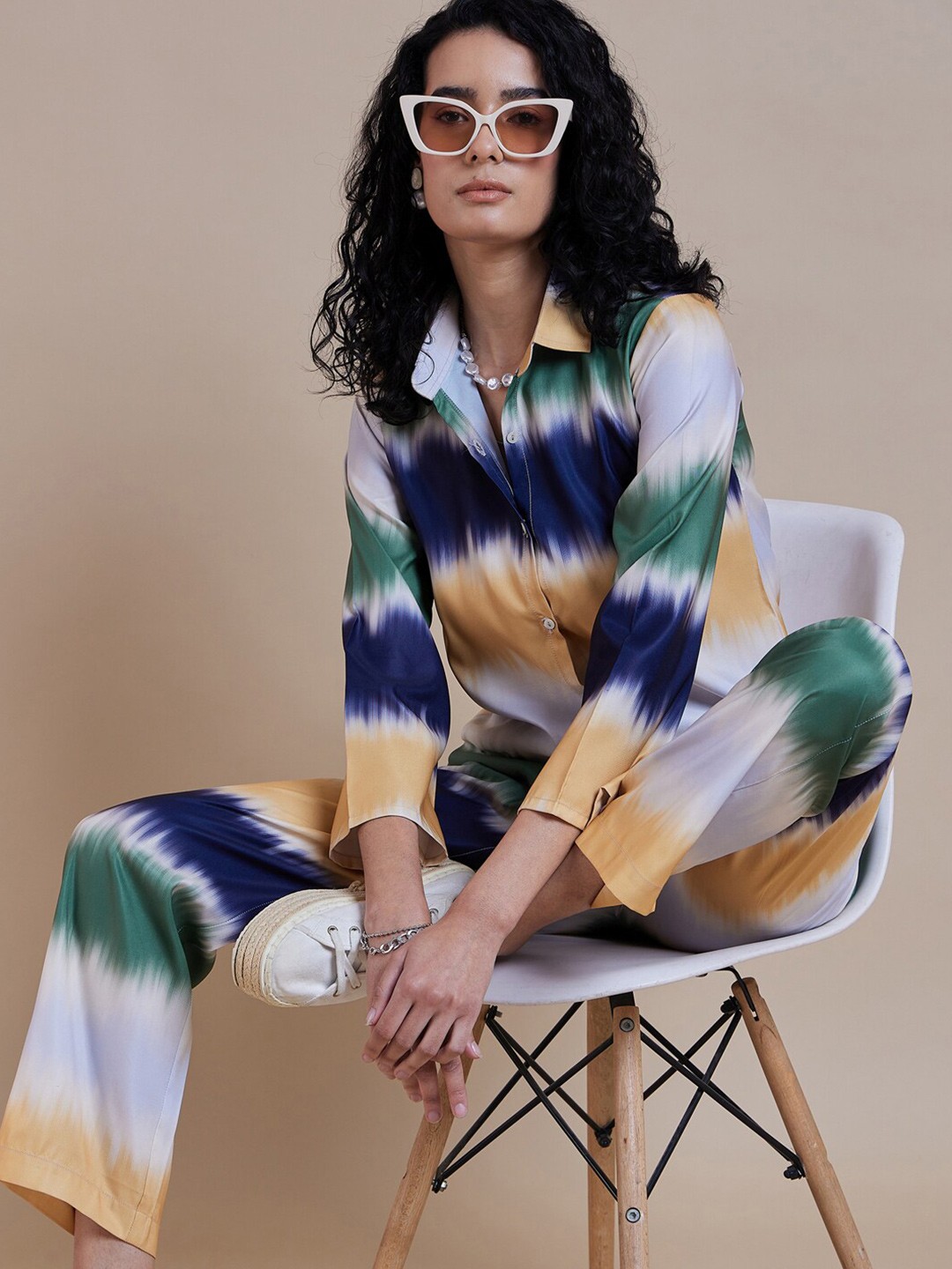 

The Roadster Lifestyle Co. White Tie & Dyed Shirt With Trousers