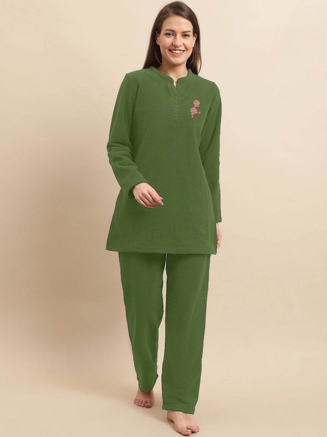 

Aerowarm Mandarin Collar Long Sleeves Night suit, Green